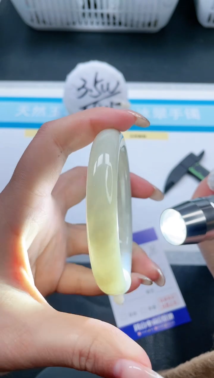 【闪购商品】和田玉手镯未镶嵌14V178-58