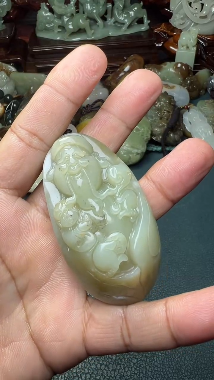 未镶嵌和田玉把件-
