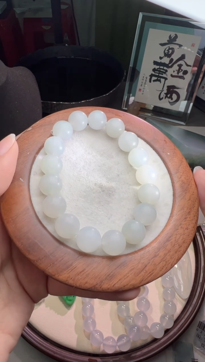 未镶嵌定制翡翠白冰手串