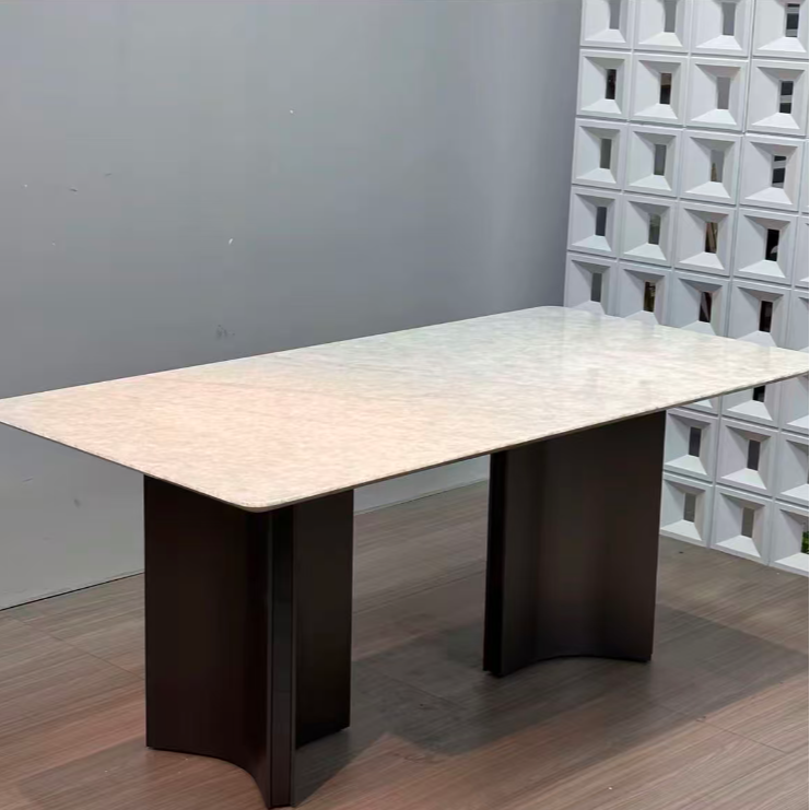 进口白水晶天然奢石餐桌简约家用高级意式轻奢广东佛山高级感餐桌