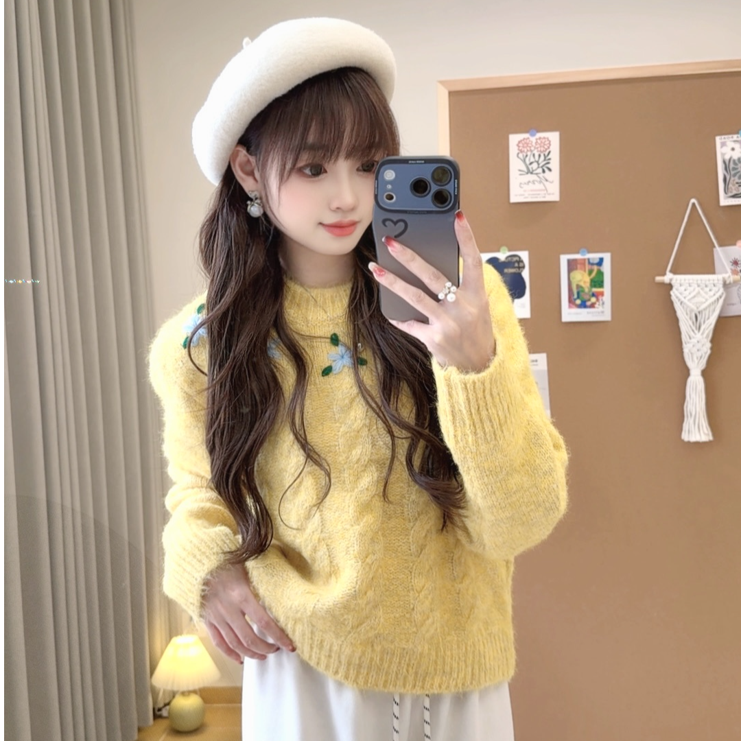 西米家【芒果奶冻】小个子立体花朵小麻花柔软百搭短款套头毛衣女