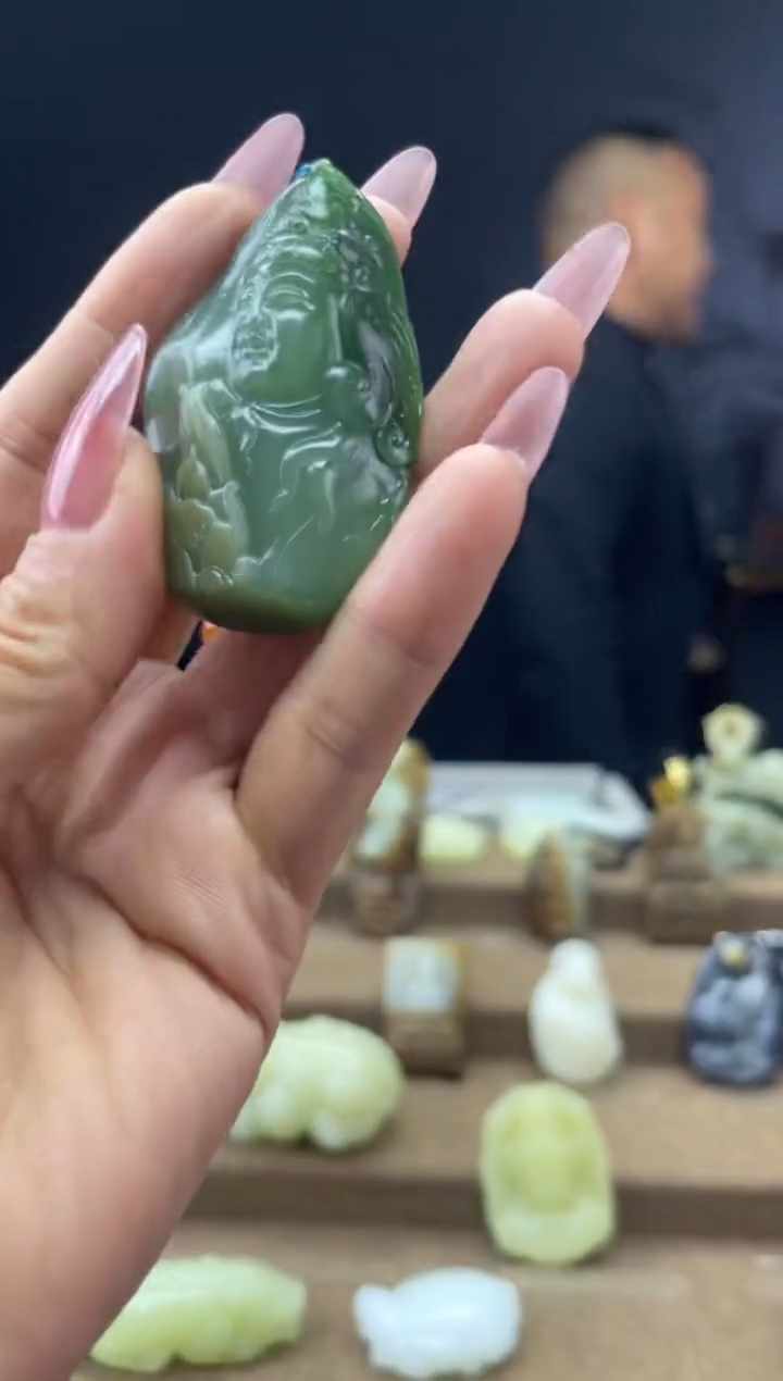 颈饰未镶嵌和田玉1