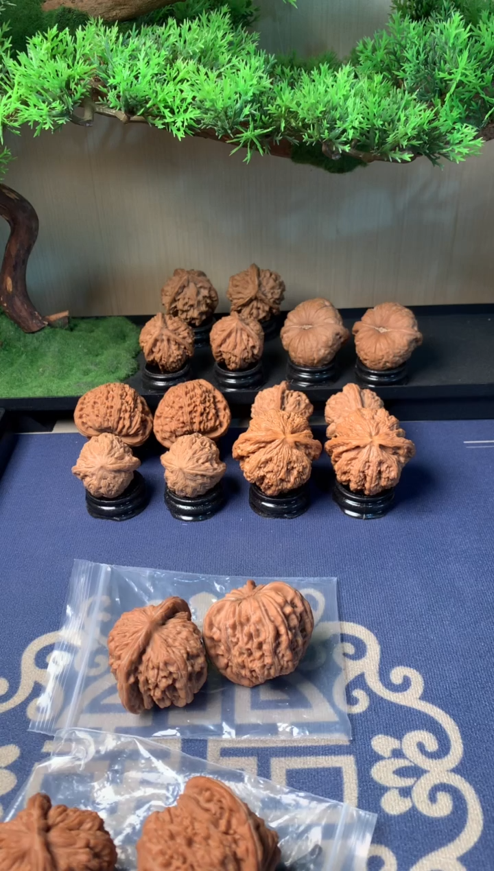 【闪购商品】文玩核桃把件46四座楼