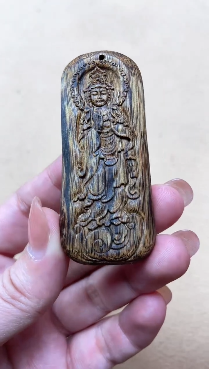 【闪购商品】沉香吊坠棋楠红金猊雕刻吊坠6.7*2.8