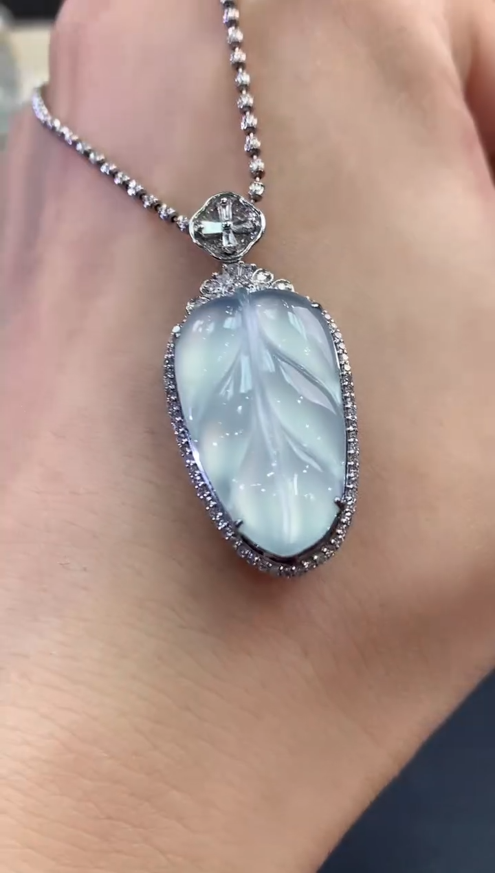 【闪购商品】翡翠吊坠(不含链)18K金镶嵌C9      