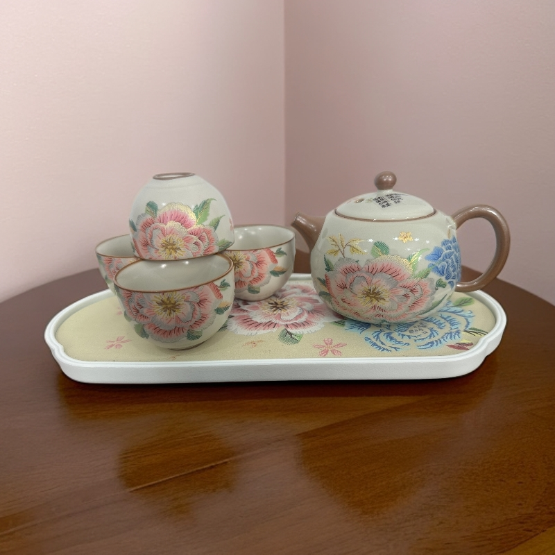 刺绣KZH0045牡丹清雅西施壶+四个刺绣牡丹清雅客杯+汝窑牡丹
