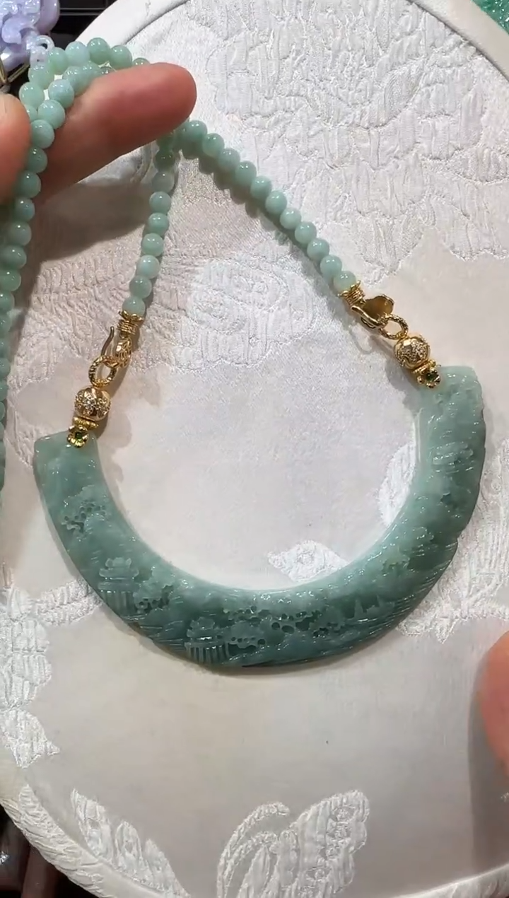 翡翠未镶嵌颈饰国风