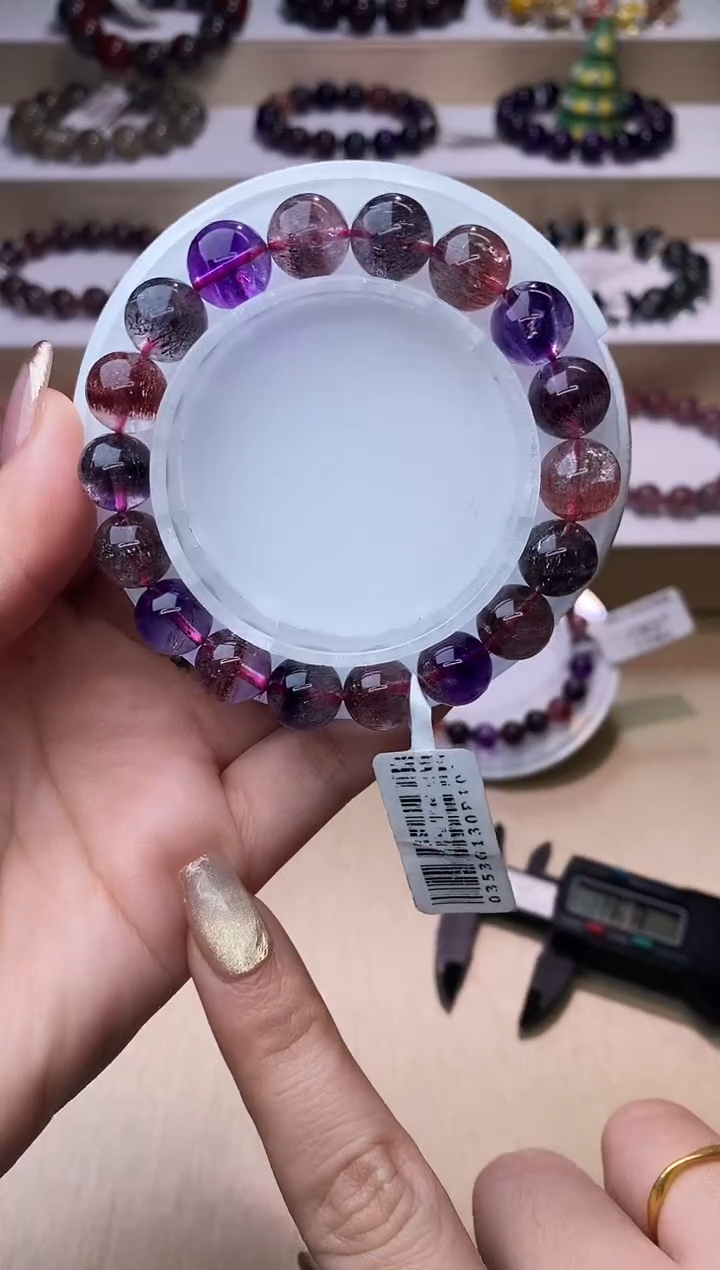 【闪购商品】水晶手链未镶嵌黑加仑超七10m+