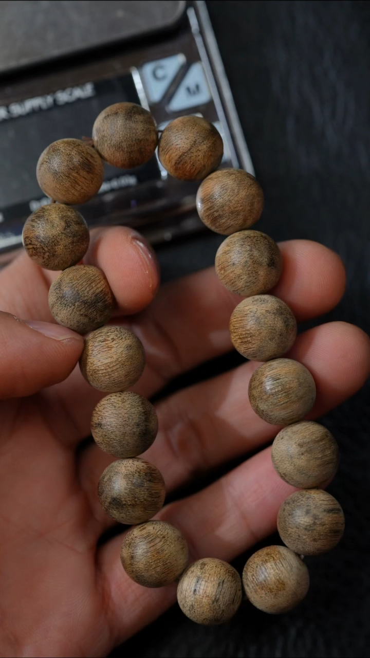 沉香手串正区柬埔寨1.3单圈15g+