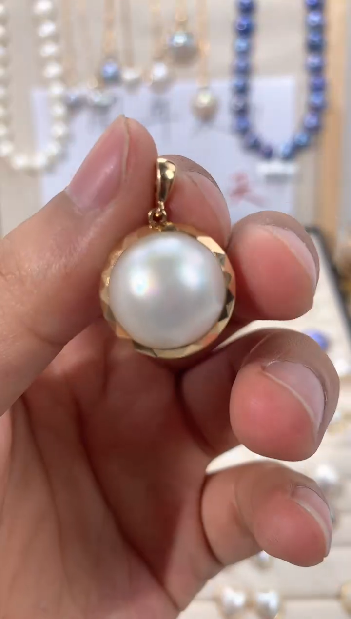 18K金镶嵌拼合珍珠（马贝珠）颈饰1