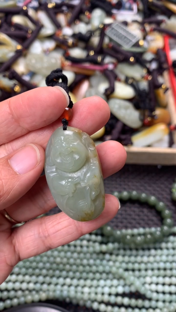 【闪购商品】和田玉颈饰未镶嵌多样性发货没有证书拍一发一有瑕