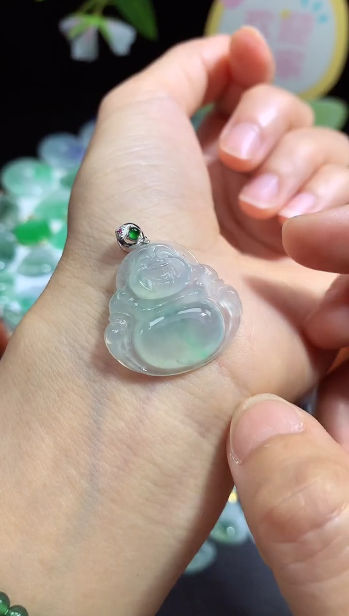 翡翠未镶嵌颈饰佛公