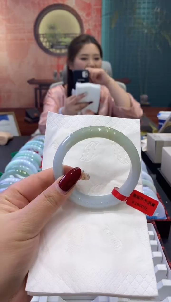 【闪购商品】翡翠手镯未镶嵌多人00011632