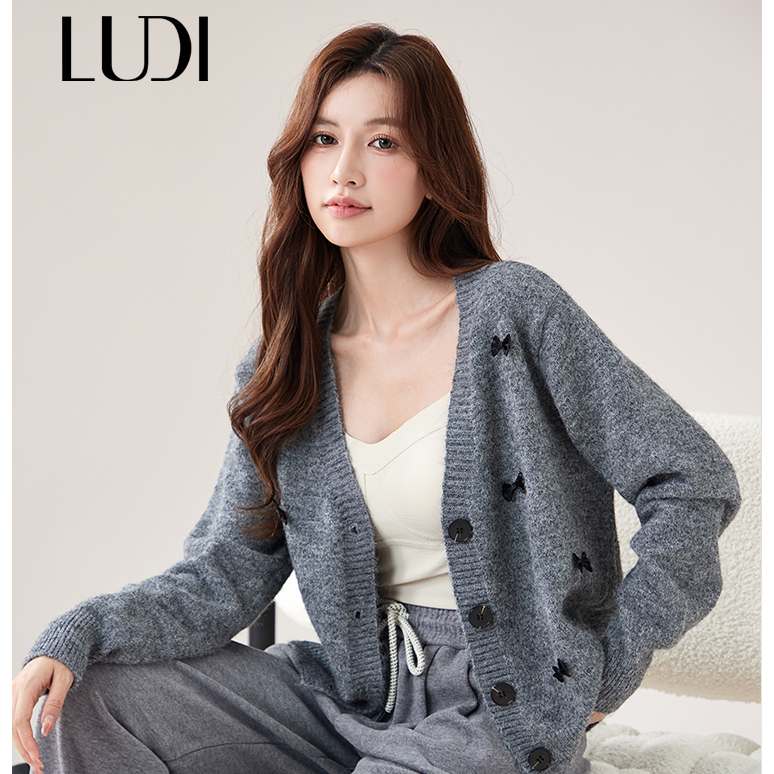 露迪尚品LDF257151针织衫女云朵短款毛针织衫街头风开衫修身秋冬