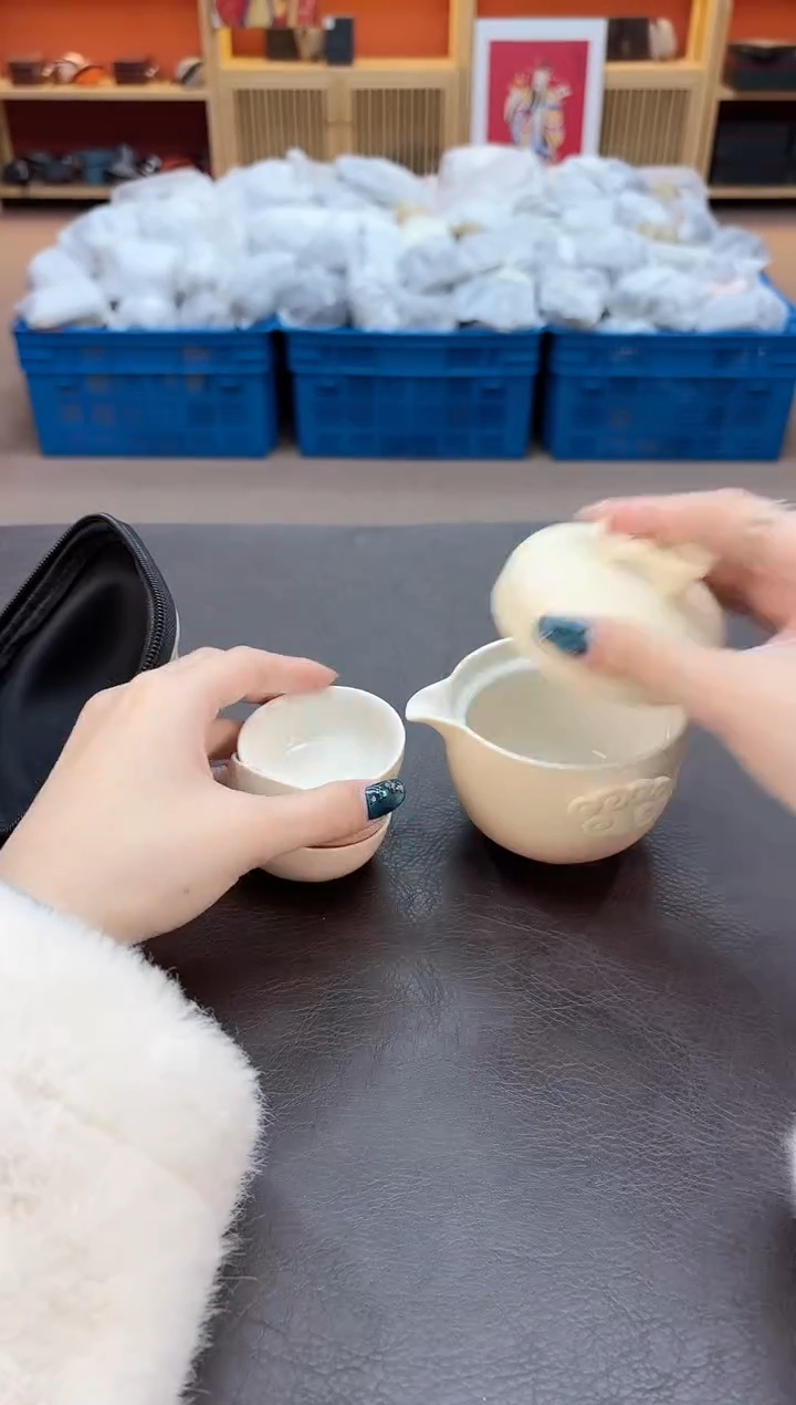 【闪购商品】摆件瓷SC1111111111111