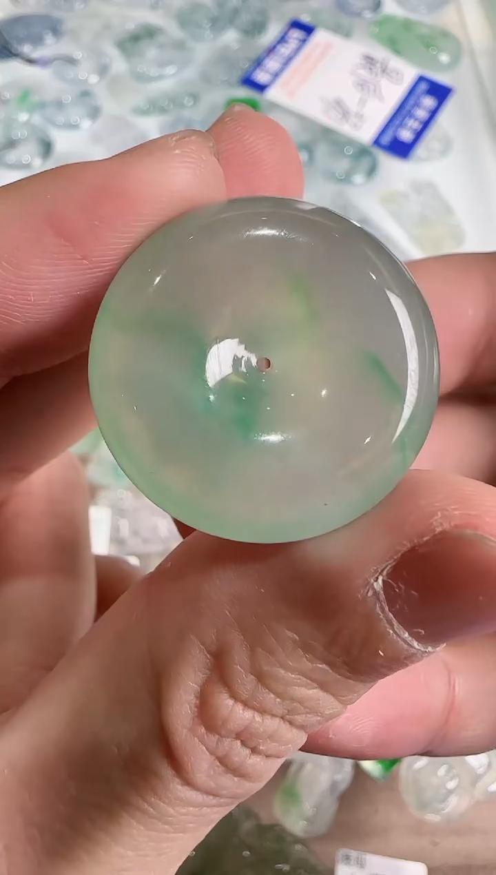 【闪购商品】翡翠吊坠(不含链)未镶嵌··