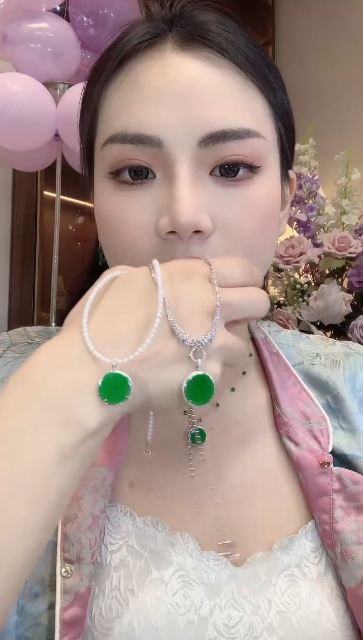 翡翠18K金镶嵌吊坠(不含链)A1 多样性发货一件