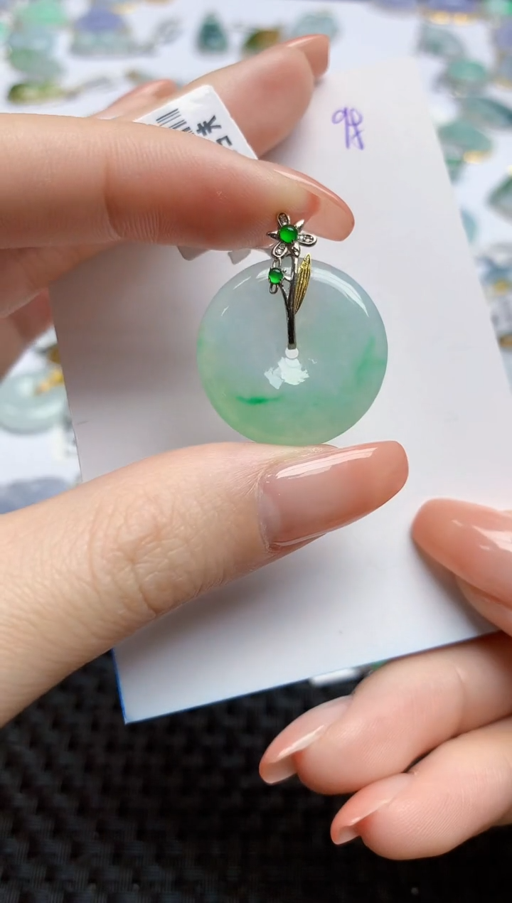 【闪购商品】翡翠颈饰18K金镶嵌天然翡翠A货