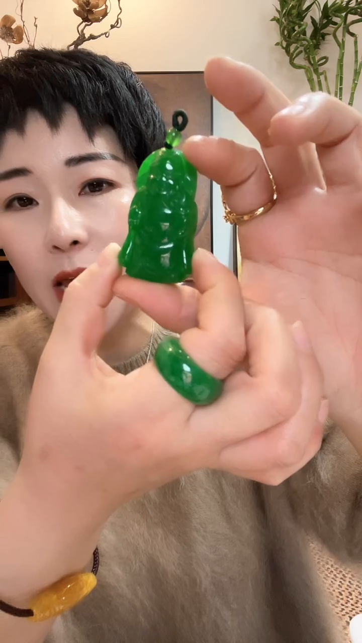 吊坠(赠链)未镶嵌翡翠523