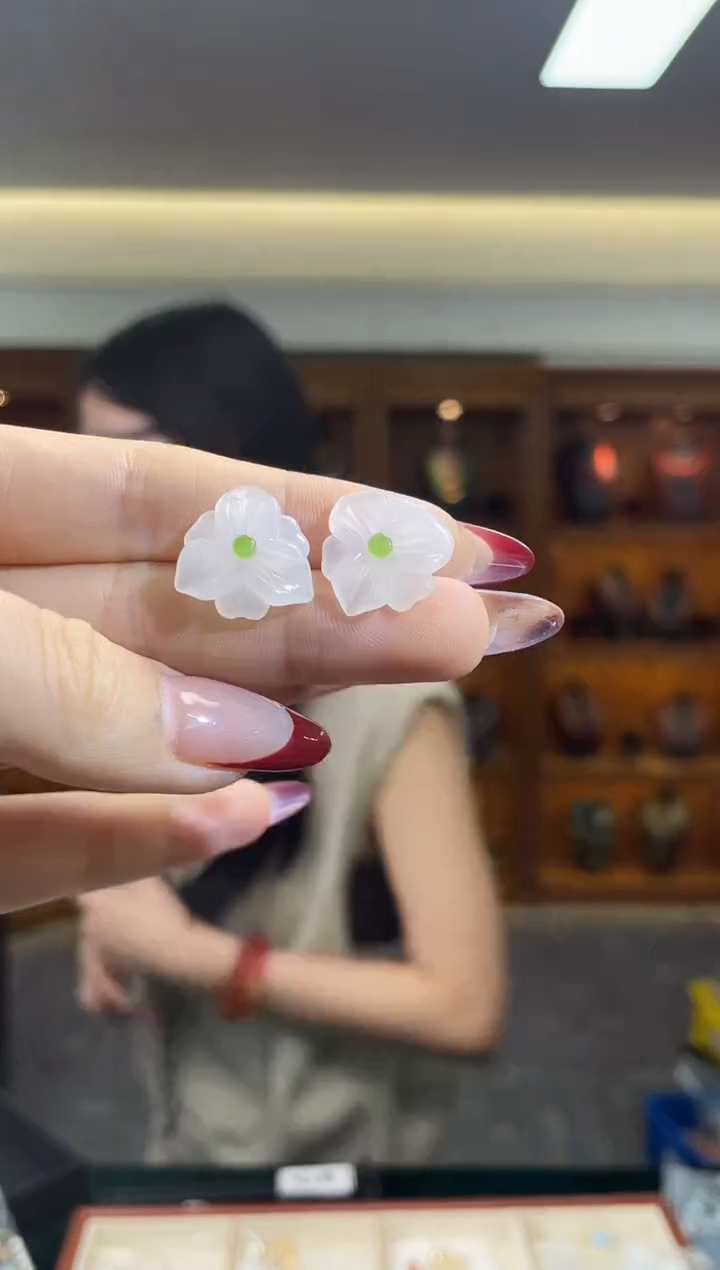 未镶嵌和田玉耳饰（多样性发一件）