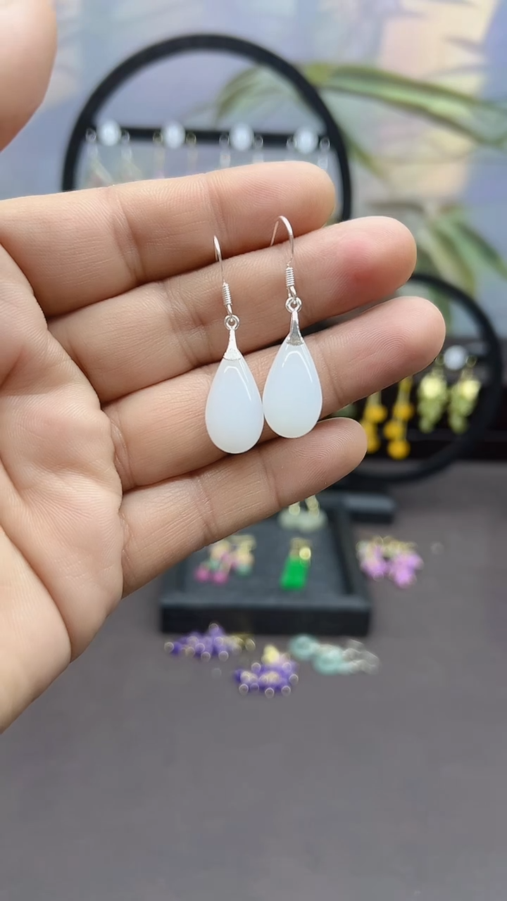 未镶嵌石英质玉（金丝玉）耳饰210