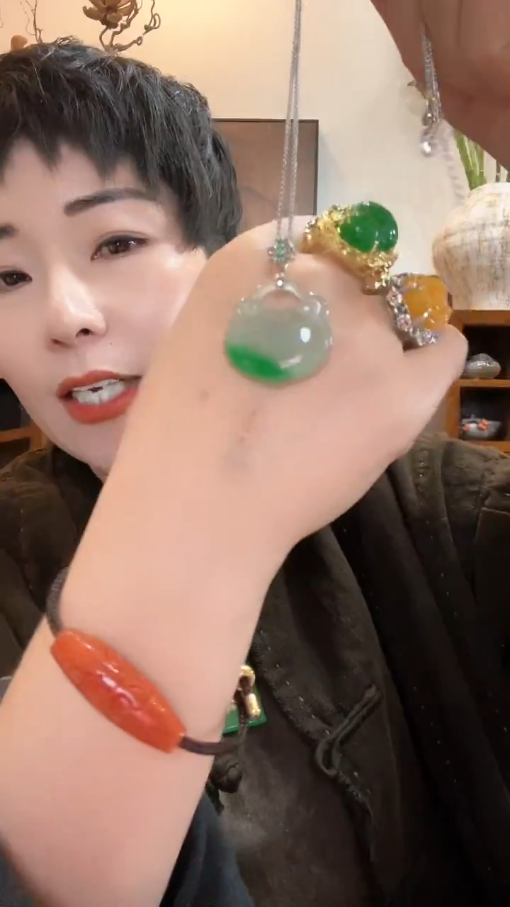 吊坠(赠链)未镶嵌翡翠多样性发货843