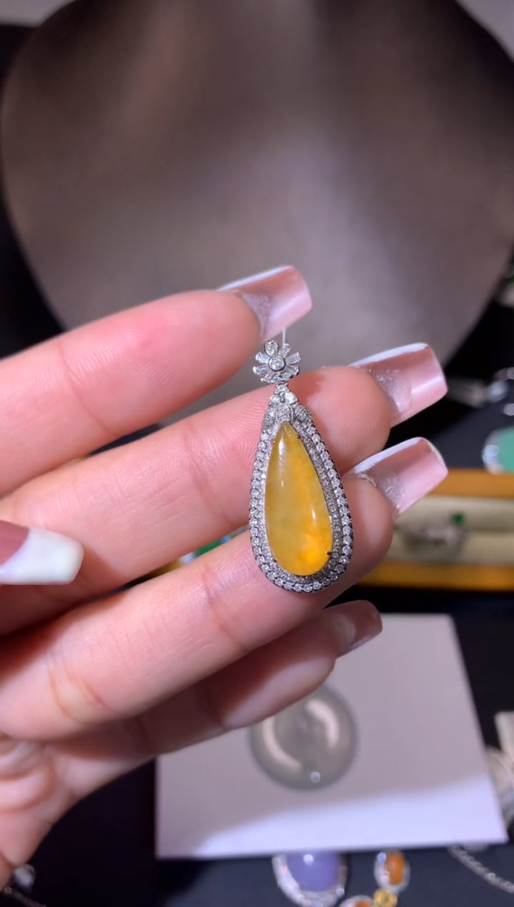 【闪购商品】翡翠吊坠(不含链)18K金镶嵌吊坠