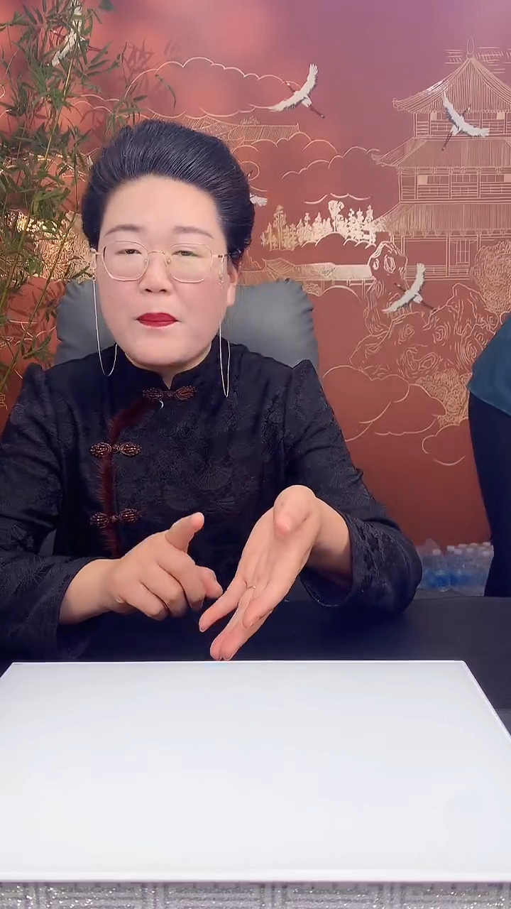 【闪购商品】定制翡翠未镶嵌1002xx-毛货挂件