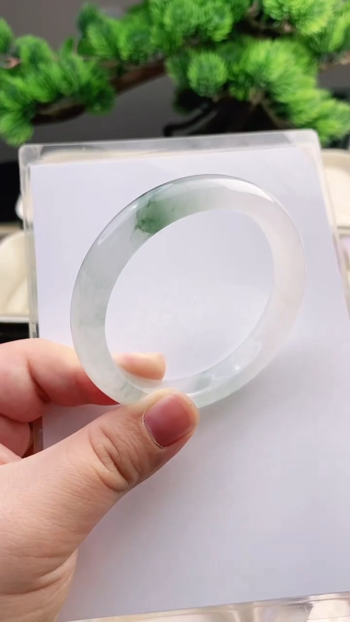 【闪购商品】石英质玉手镯未镶嵌55