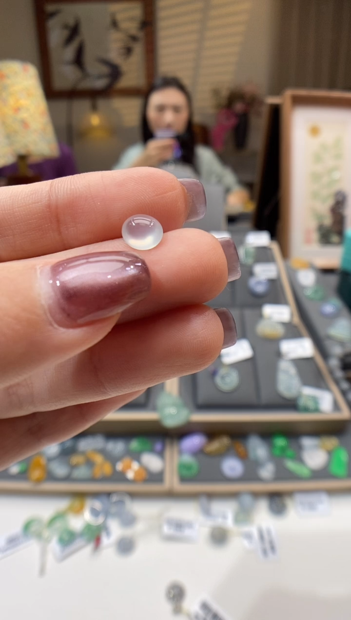 【闪购商品】翡翠颈饰未镶嵌蛋面