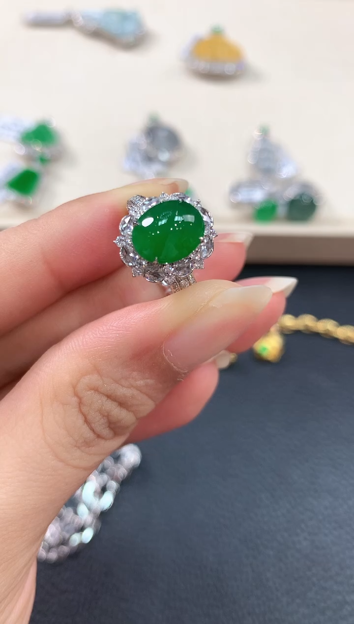 【闪购商品】翡翠戒指18K金镶嵌m121       