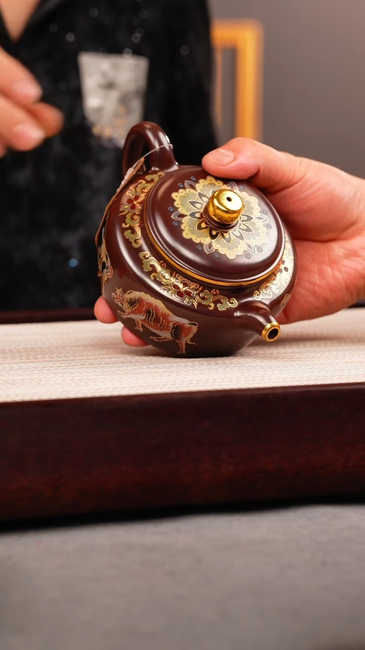 茶杯紫砂石红 德钟 五牛珐琅彩