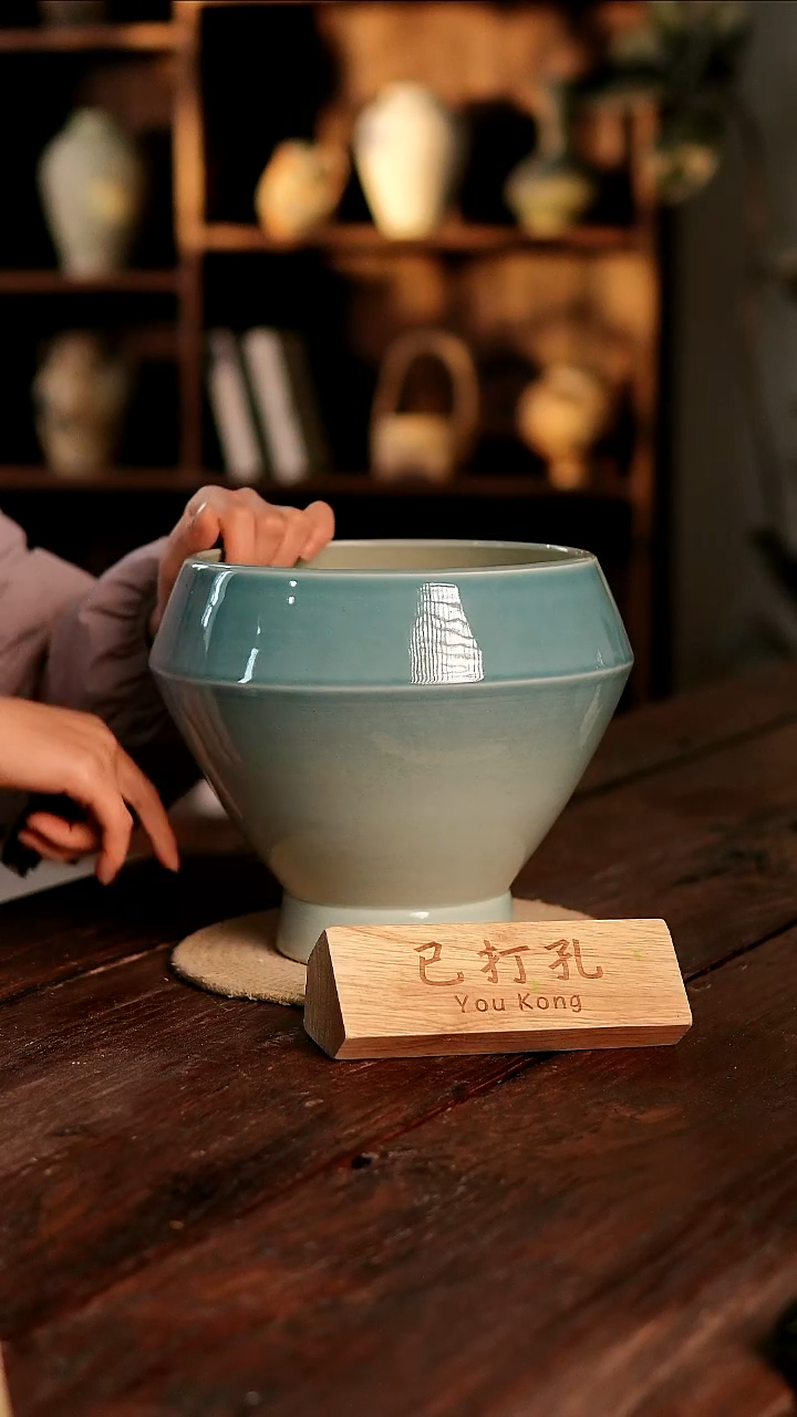 摆件28-33高22口20误差2已打孔