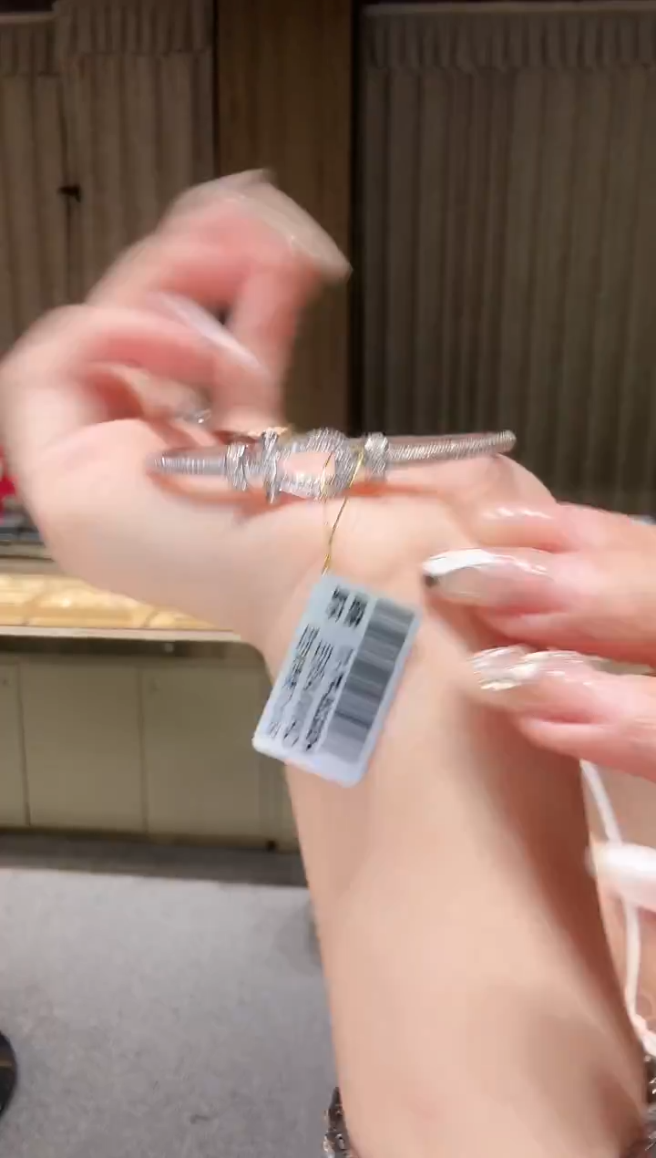 铂Pt950镶嵌手镯钻石马蹄