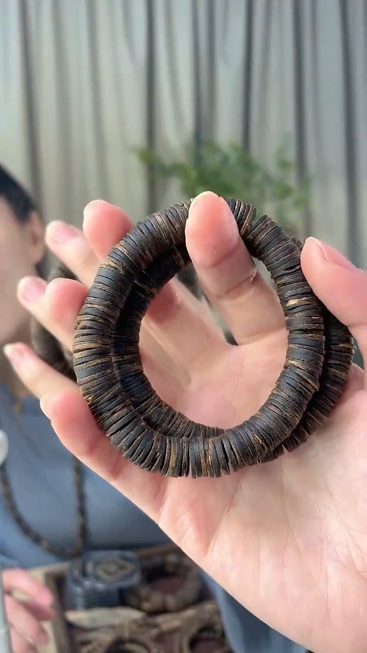 沉香手串天然沉香，假一赔四，多样性发其一