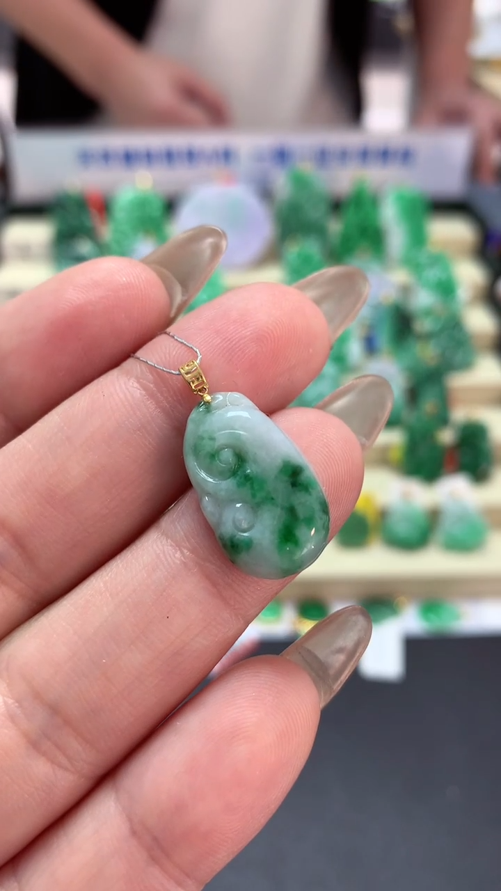 【闪购商品】翡翠吊坠(不含链)18K金镶嵌挂件