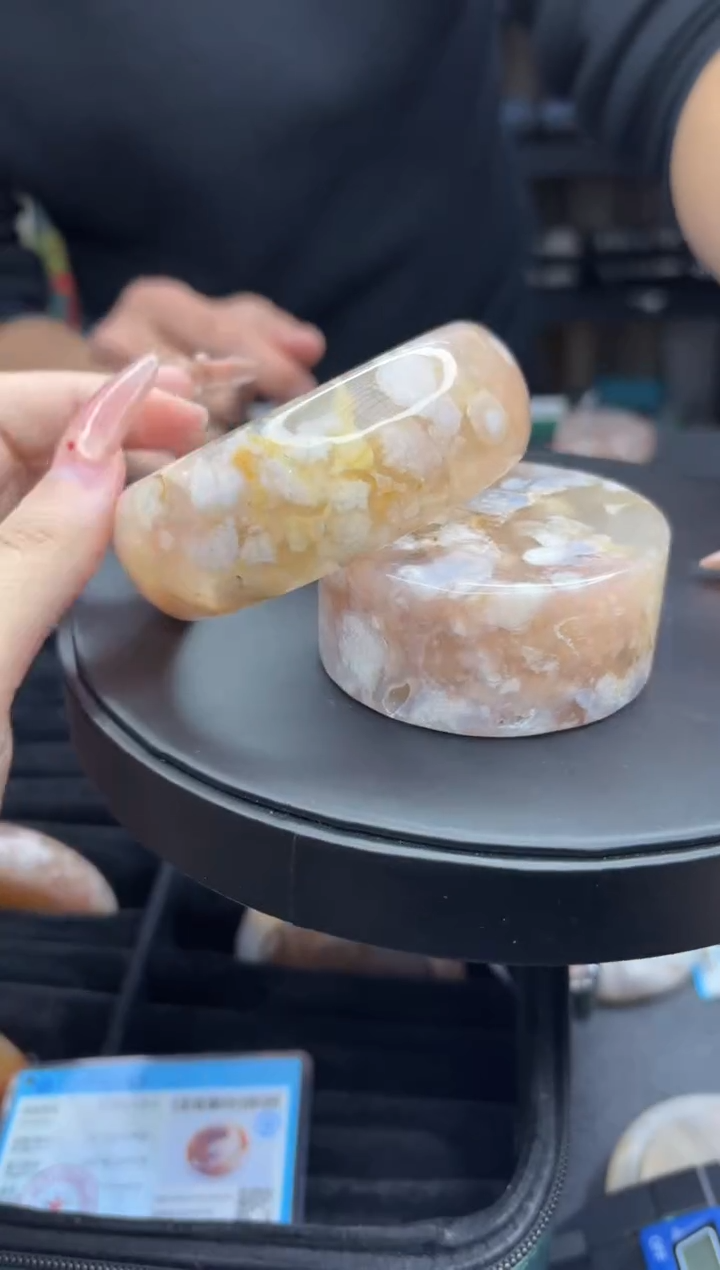 【闪购商品】石英质玉手镯未镶嵌1052（63圈赠送镯心）