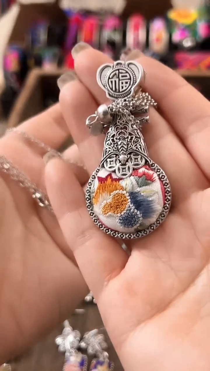 【闪购商品】织绣民族风老绣饰品188