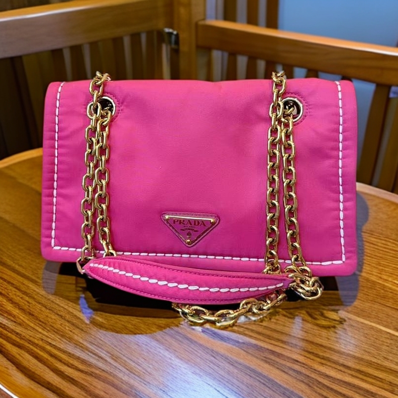95新 Prada/普拉达 99新 芯片款玫粉色斜挎包 1216 6583