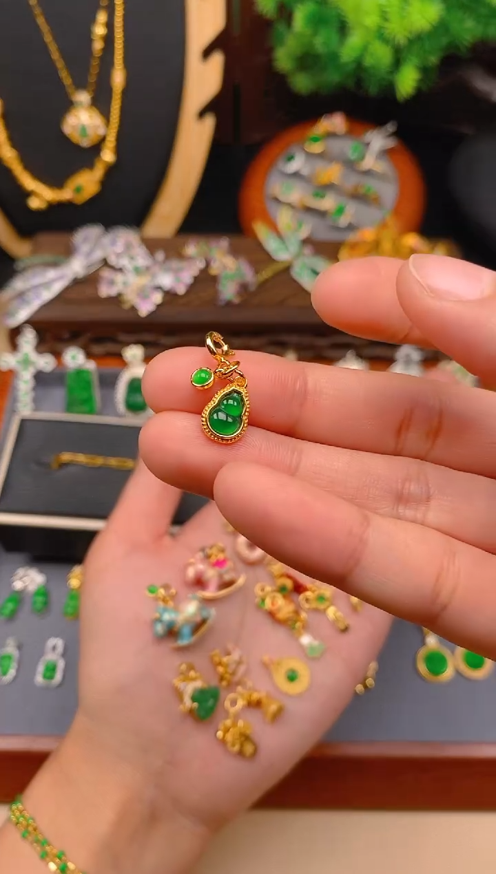 【闪购商品】翡翠吊坠(不含链)银S925镶嵌蛋面葫芦万能扣