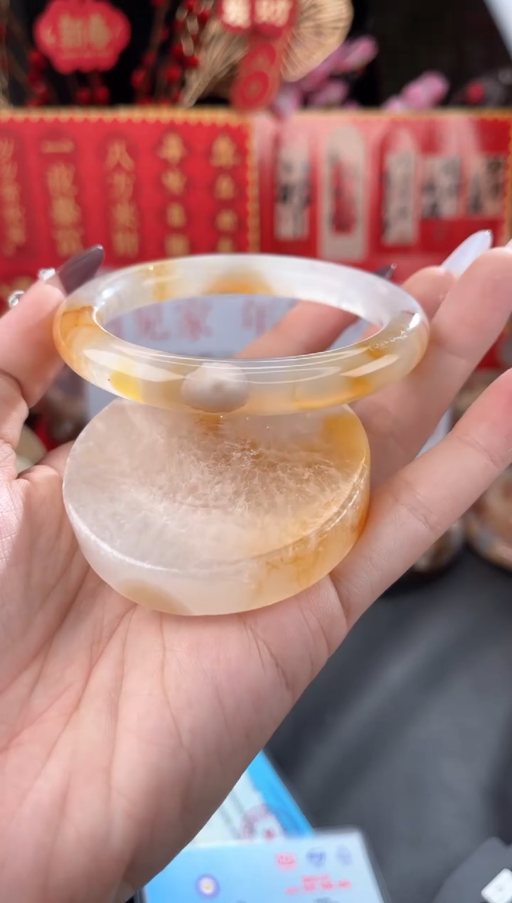 【闪购商品】石英质玉手镯未镶嵌60