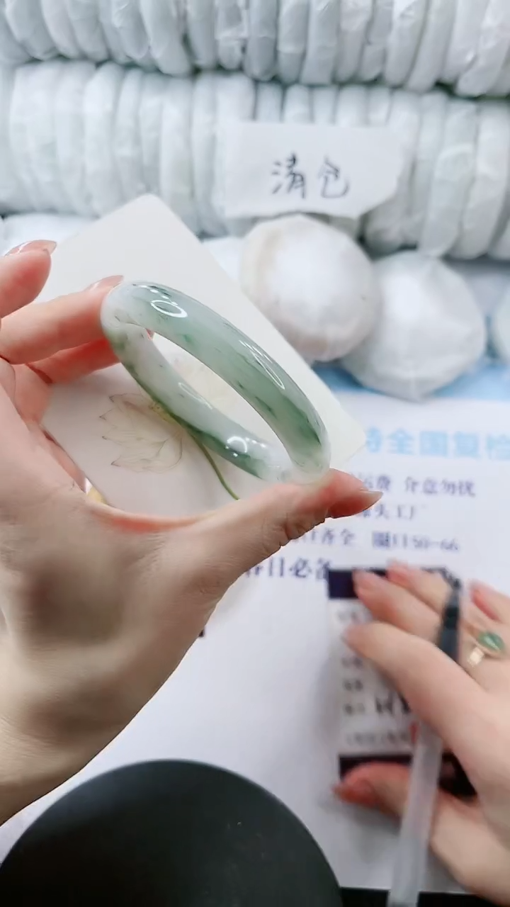 【闪购商品】石英质玉手镯未镶嵌多样性发货L182