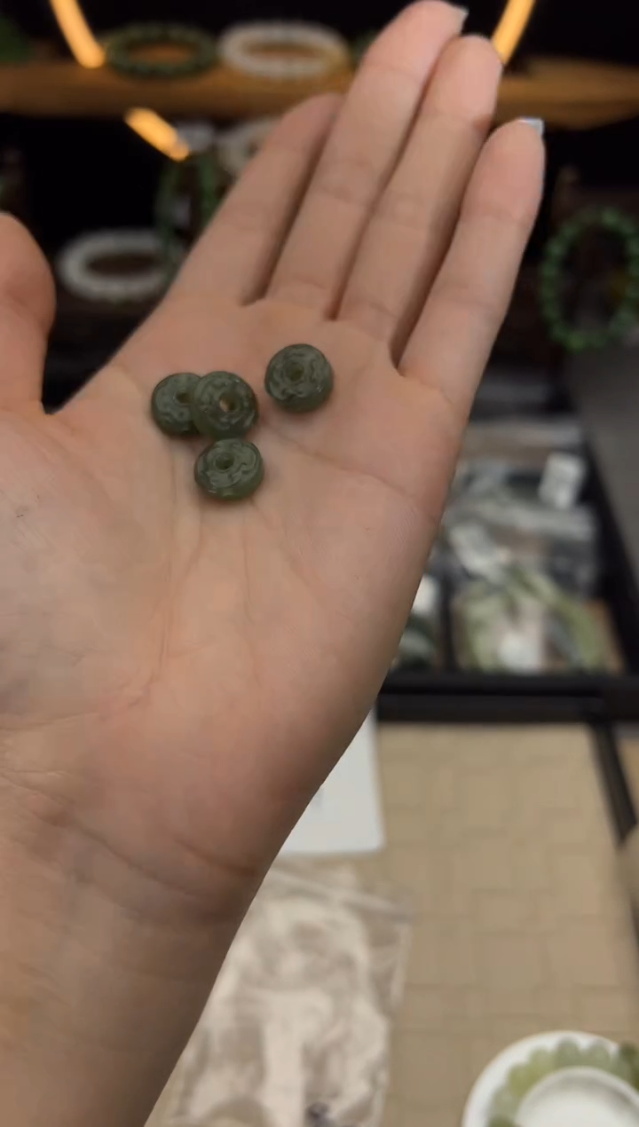 和田玉未镶嵌把件H77 多样性发一