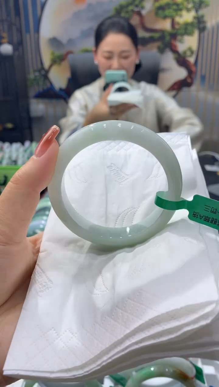 【闪购商品】翡翠手镯未镶嵌00007000
