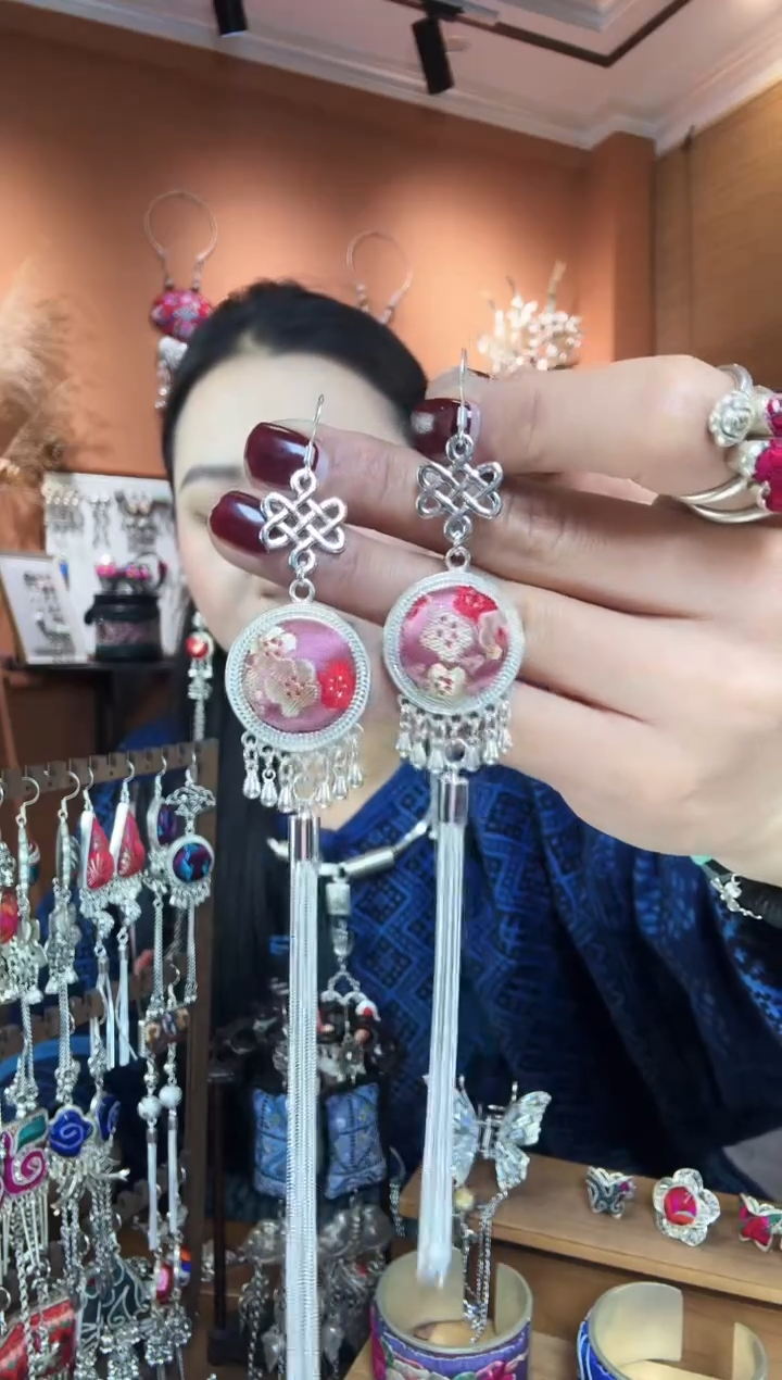 【闪购商品】刺绣纯手工民族风耳环