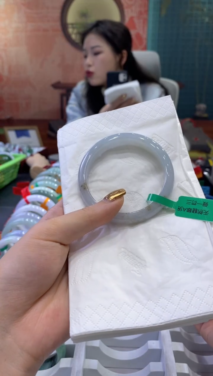 【闪购商品】翡翠手镯未镶嵌多人03765