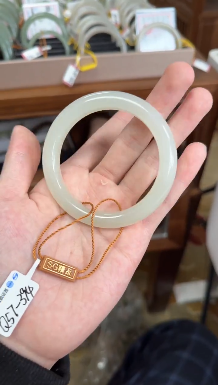 未镶嵌手镯和田玉57