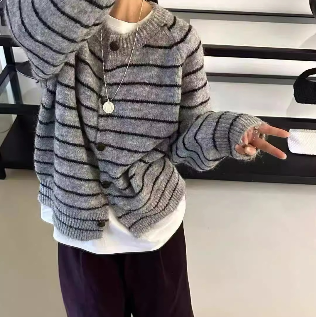 [夏夏]英国Gesamy复古条纹纽扣羊毛衫25W-G439