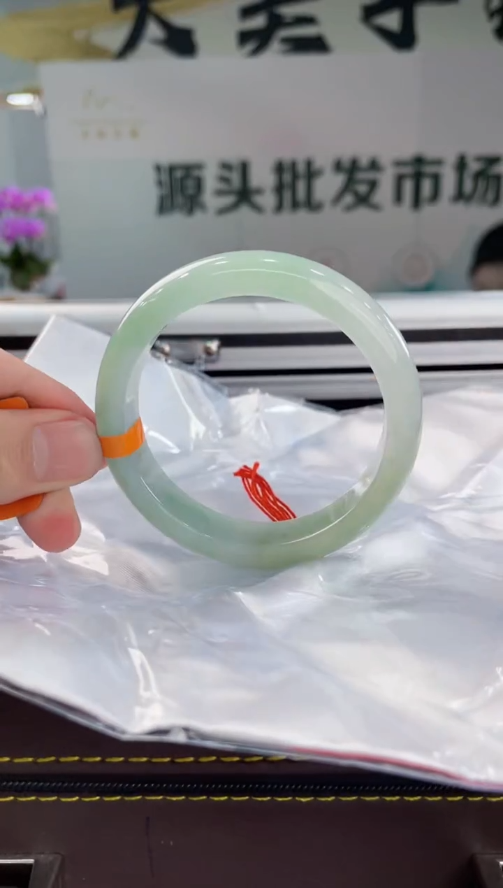 【闪购商品】翡翠手镯未镶嵌手镯