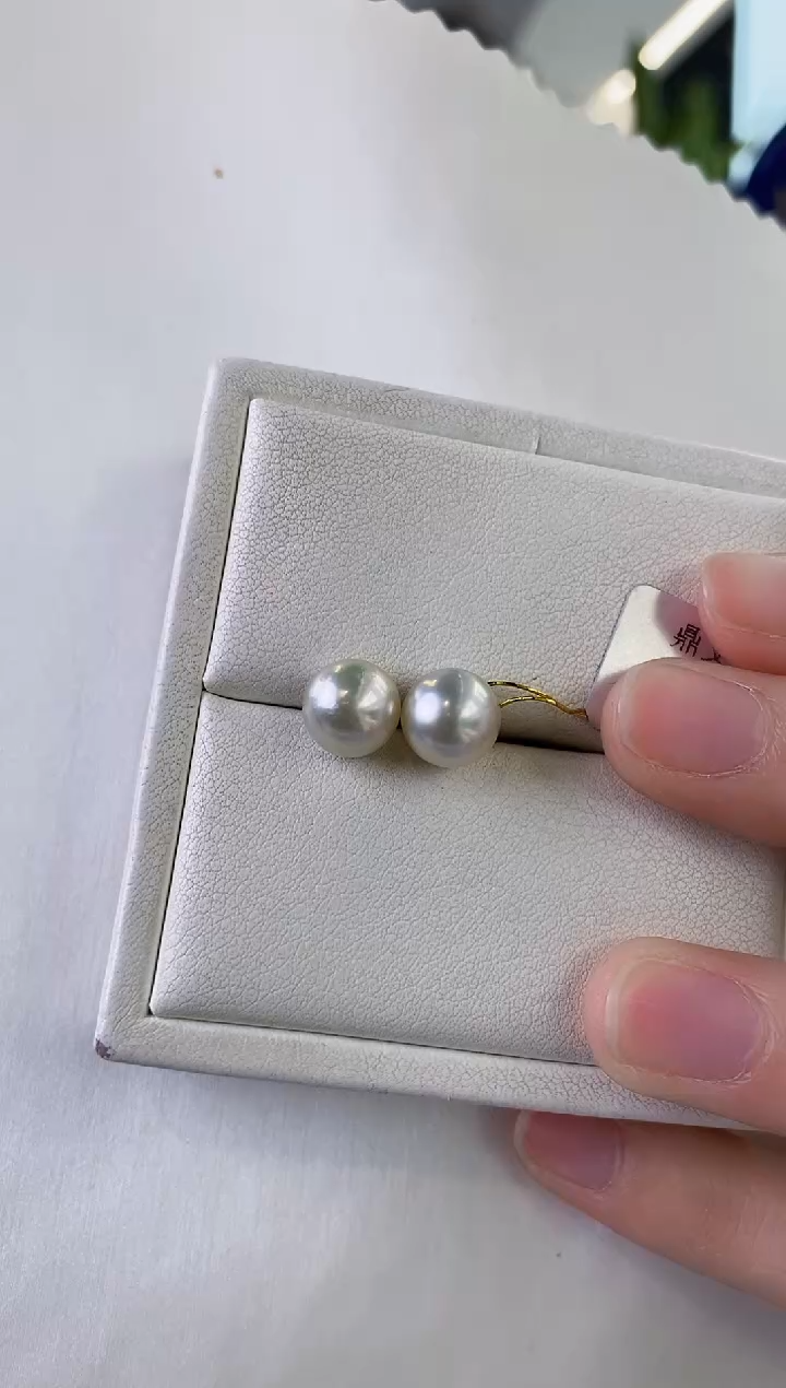 【闪购商品】海水珍珠耳饰18K金镶嵌8-9澳白珍珠耳饰